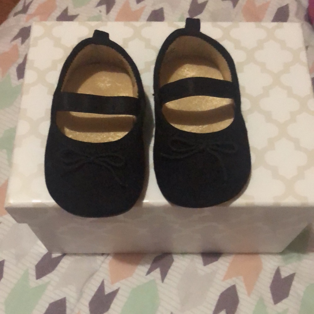 H&M FLATS
